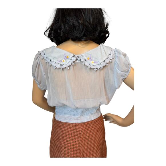 Kimchi Blue Frenchie Sheer Purple Crop Blouse smocked floral embrodidery size M - Picture 4 of 11